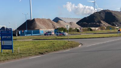 Brand bij bedrijf in Eemshaven