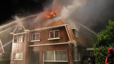 Uitslaande woningbrand