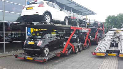 120 auto’s afgevoerd bij autobedrijf in Almelo