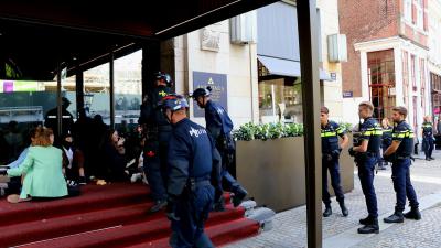 Politie verwijderd demonstranten