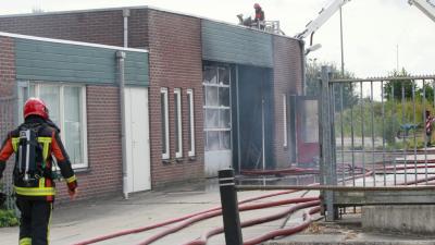 Gewonden bij bedrijfsbrand in Nieuw-Buinen