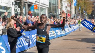 Rogers Kibet als eerste over de streep