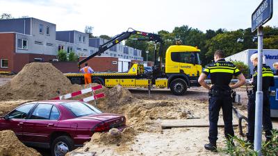 Bejaard echtpaar beland per ongeluk in bouwput in Boxtel