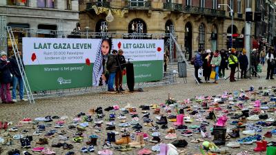 Duizenden kinderschoentjes op de Dam Blik op nieuws