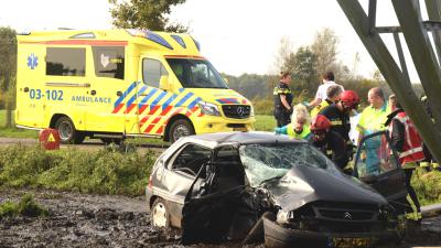 Drie gewonden bij aanrijding