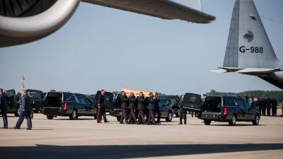 Kisten met slachtoffers rampvlucht MH17 vertrokken