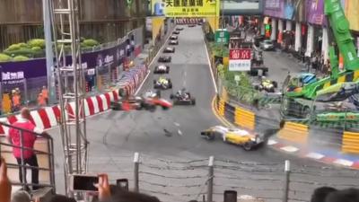 Formule 3 raceauto gelanceerd tijdens GP van Macau