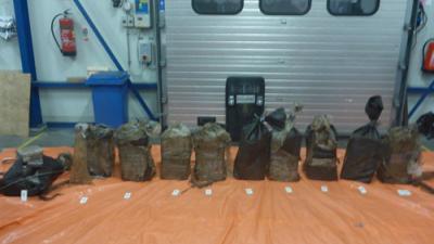 Ladinginspecteur aangehouden voor smokkel 200 kilo cocaïne