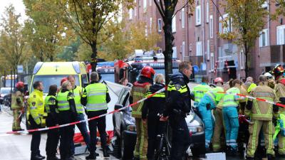 Hulpverleners aan het werk Schalk Burgerstraat