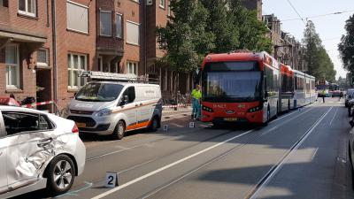 Gewonden bij aanrijding tussen tram, bus en taxi