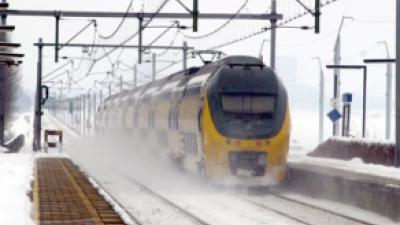 Treinen bij winterweer minder vaak uit de dienstregeling