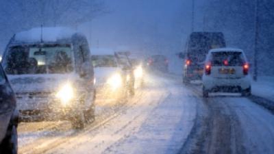 Foto van auto's in de sneeuw | Archief FBF.nl