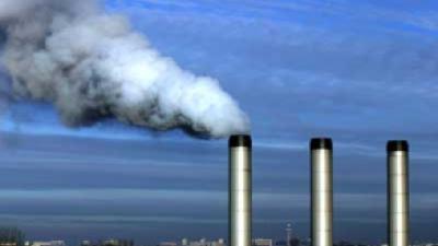 Foto van rokende schoorsteen | Archief FBF.nl