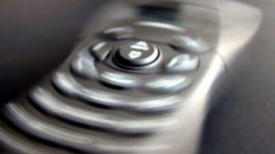 Aanhoudingen in gedwongen afsluiten telefoonabonnementen