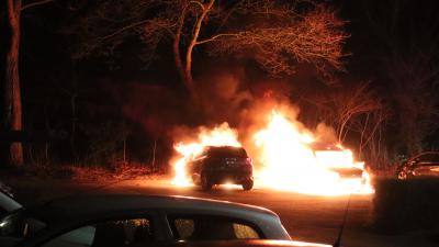 Auto's volledig in brand