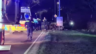 Zwaar beschadigde auto