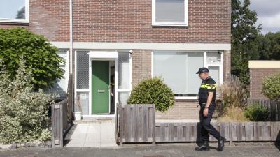 Vrouw beroofd tijdens babeltruc
