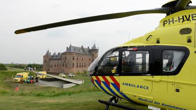 Traumahelikopter bij Muiderslot | Fotopersbureau Groenenveld | www.pers-fotograaf.eu