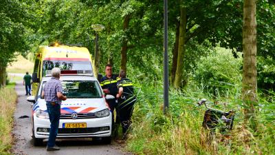 Brandweer haalt man uit water