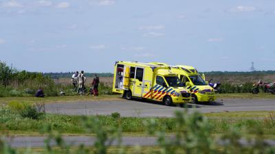 Ambulances bij ongeval in Nieuw-Weerdingen