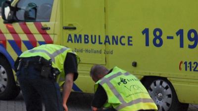 Man zwaargewond aangetroffen op A16