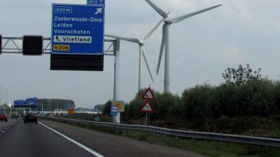 Auto te water na verkeersruzie op A4