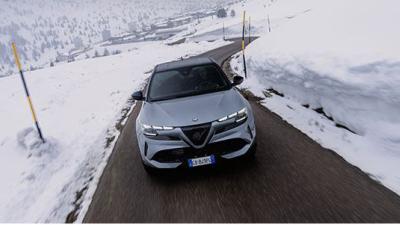 Alfa Romeo Junior Ibrida Q4 met innovatieve vierwielaandrijving 