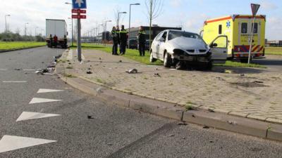 Gewonde na aanrijding auto met vrachtwagen