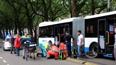 Fietser gewond door aanrijding met stadsbus 