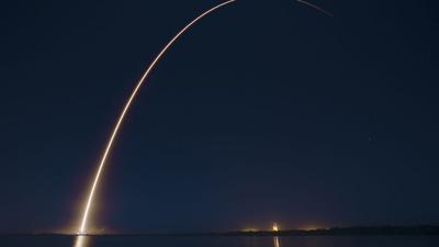 Raket na bezoek aan ruimte veilig op aarde geland