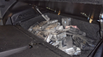 Douane vindt 26 kilo cocaïne in verborgen ruimte auto
