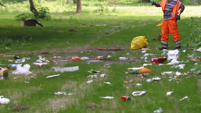 Burger dumpt meer als overheid minder schoonmaakt