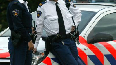 Minister houdt poot stijf: agenten mogen geen hoofddoekjes op
