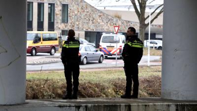Moeder en dochter op eigen kracht uit te water geraakte auto