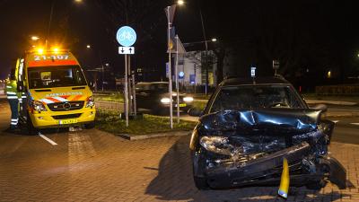 Foto van ambulance en auto na aanrijding | Sander van Gils | www.persburosandervangils.nl