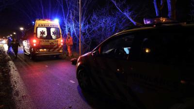 ambulance-donker-politieauto