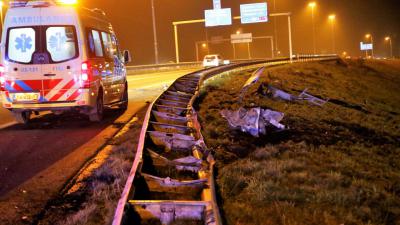 ambu-vangrail-schade-snelweg