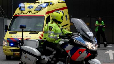 ambulance-politiemotor-evacuatie-ziekenhuis