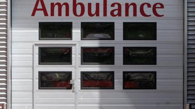 Foto van ambulance roldeur ziekenhuis | Archief EHF