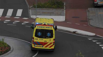 Fietsster (20) zwaargewond bij ongeval met vrachtauto