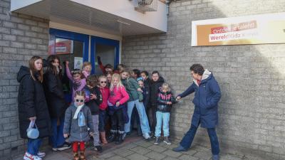 Bezorgde ouders en kinderen