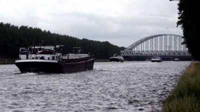 Onderzoek naar doodsoorzaak 53-jarige man in Amsterdam-Rijnkanaal