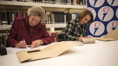 Nationaal Comité 4 en 5 mei draagt archief over Den Haag 