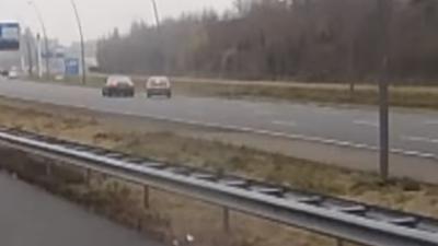 Audi bestuurdeer drukt andere auto van weg: cel voor dubbele poging doodslag