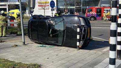 auto-gekanteld-aanrijding