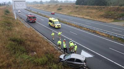 auto-snelweg-crash-schade