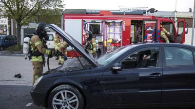 Brand onder de motorkap