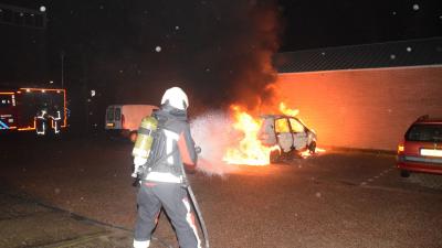 Auto nummer 71 in brand in Hoogeveen
