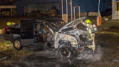 Auto in vlammen op in Schiedam