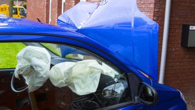 Auto ramt gevel Sociaal Cultureel Centrum Oirschot